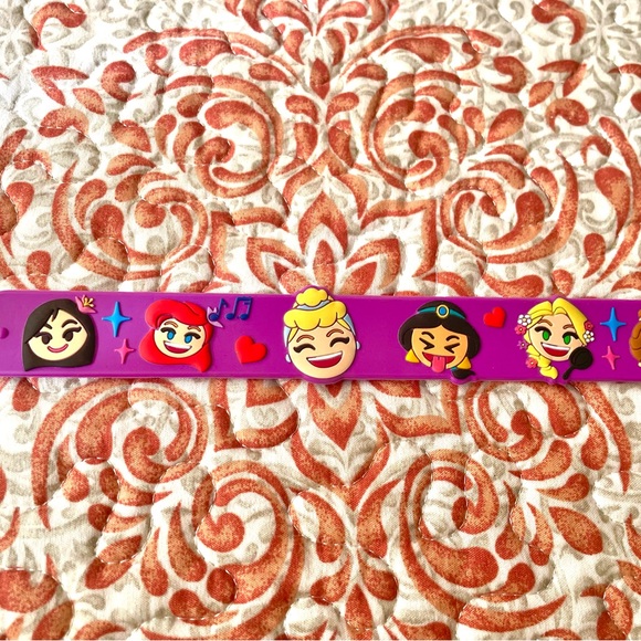 NWOT Disney Parks Emoji Princesses Slap Bracelet - Picture 3 of 10